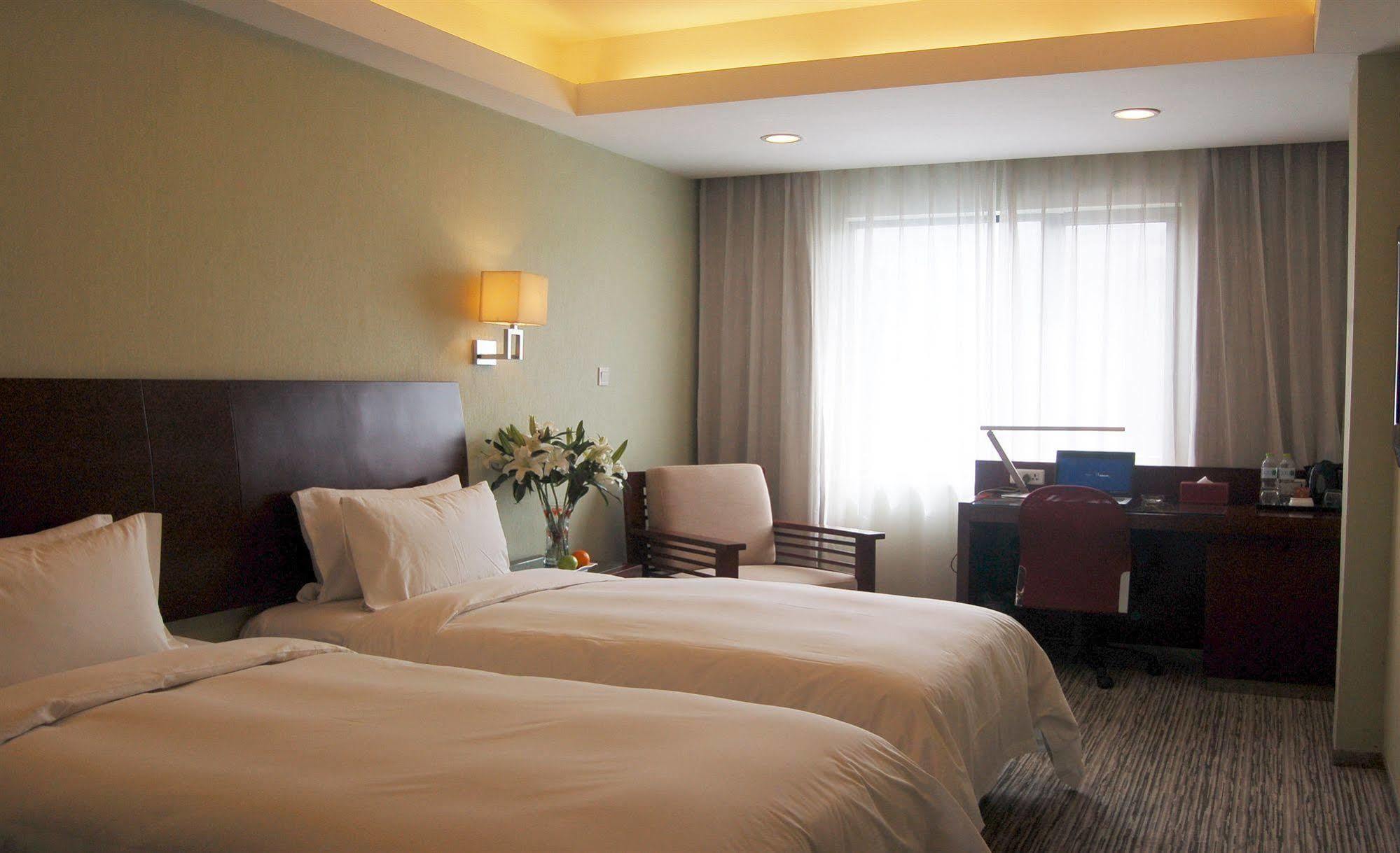 Narada Boutique Hotel Yiwu Huafeng Екстер'єр фото