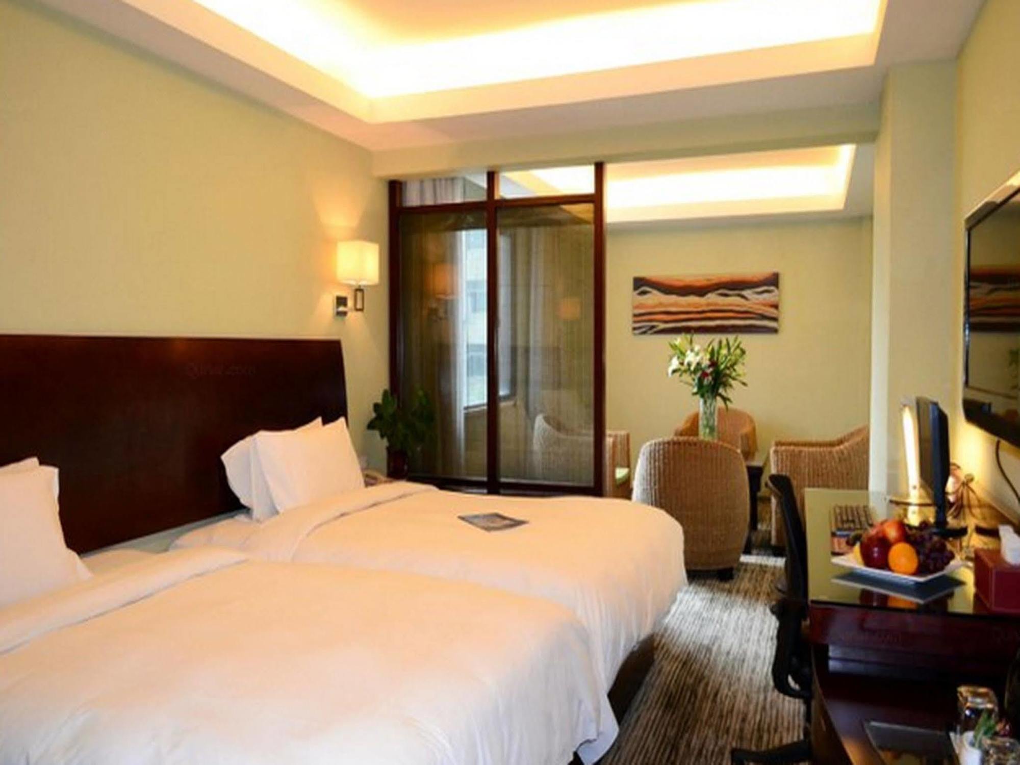 Narada Boutique Hotel Yiwu Huafeng Екстер'єр фото